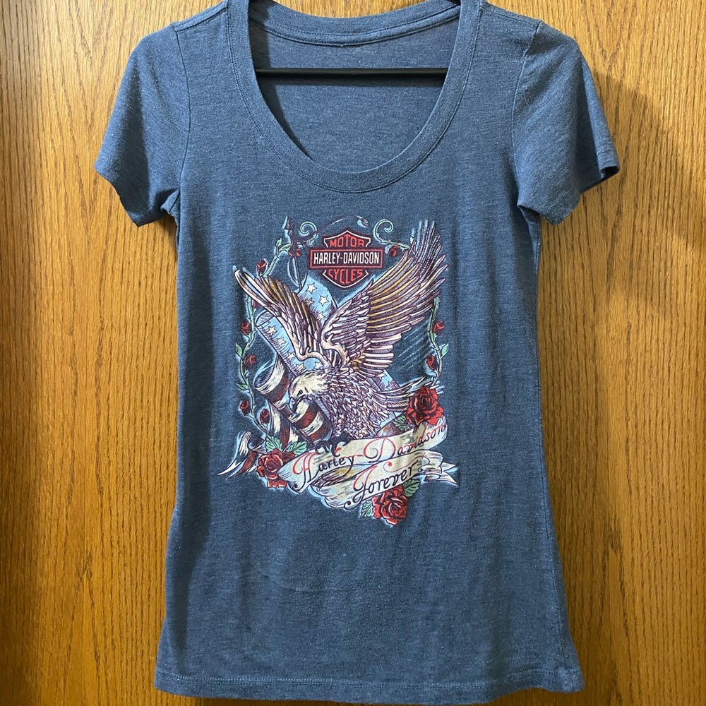 Harley Davidson women’s fitted short sleeve top, size S (no size tag)